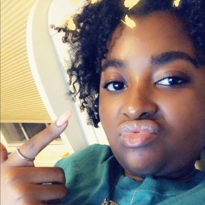 Meet your Posher, Laila